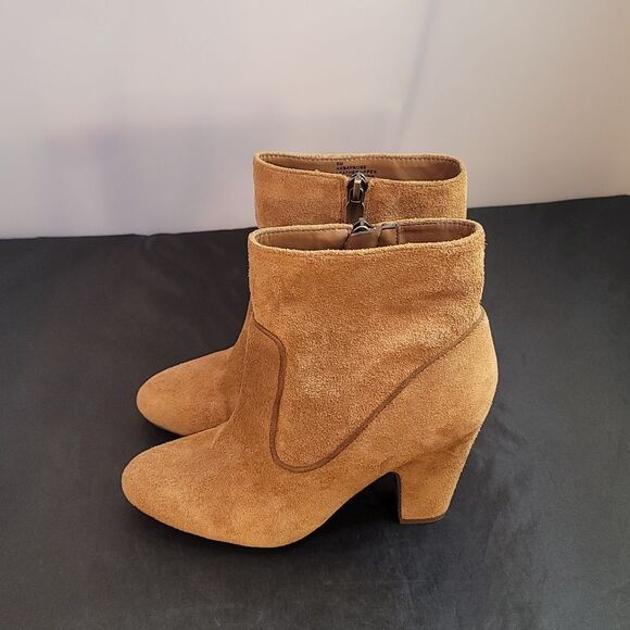 BRAND NEW ANNE KLEIN IFLEX ROUND TOE SUEDE BLOCK HEEL BOOTIES - Picture 8 of 16
